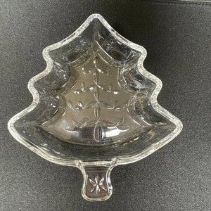 EUC Glass Candy Dish, Tree Shape, Christmas, 7 1/4” L x 6 1/2" W x 1 3/8" Deep